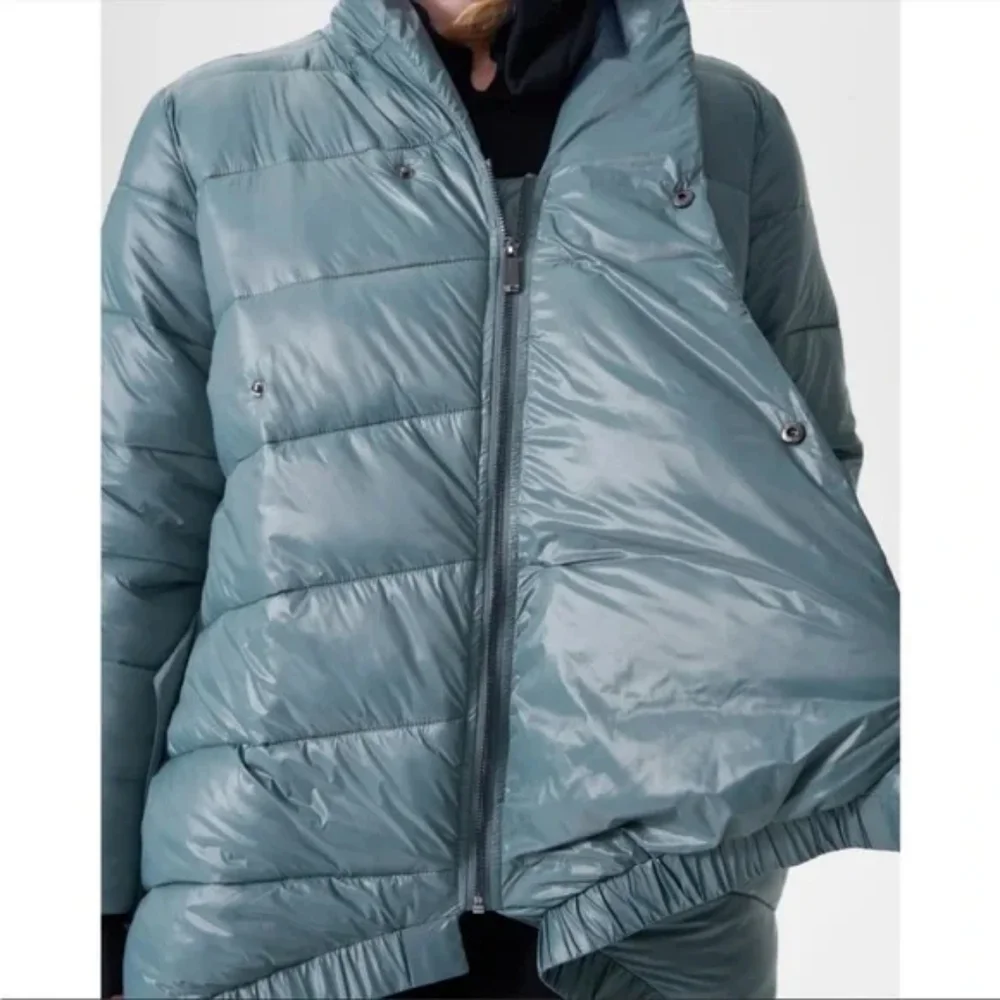 Universal Standard Kanda Puffer - Blue - Picture 3 of 5